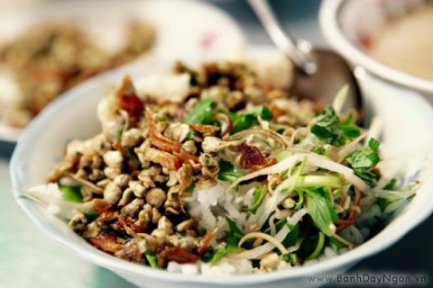 Cơm hến - món ăn bình dân nhưng đậm đà hương vị xứ Huế